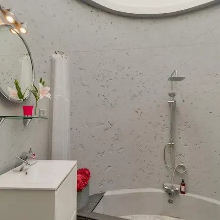 Sa Dias House By Ah Nyaraló